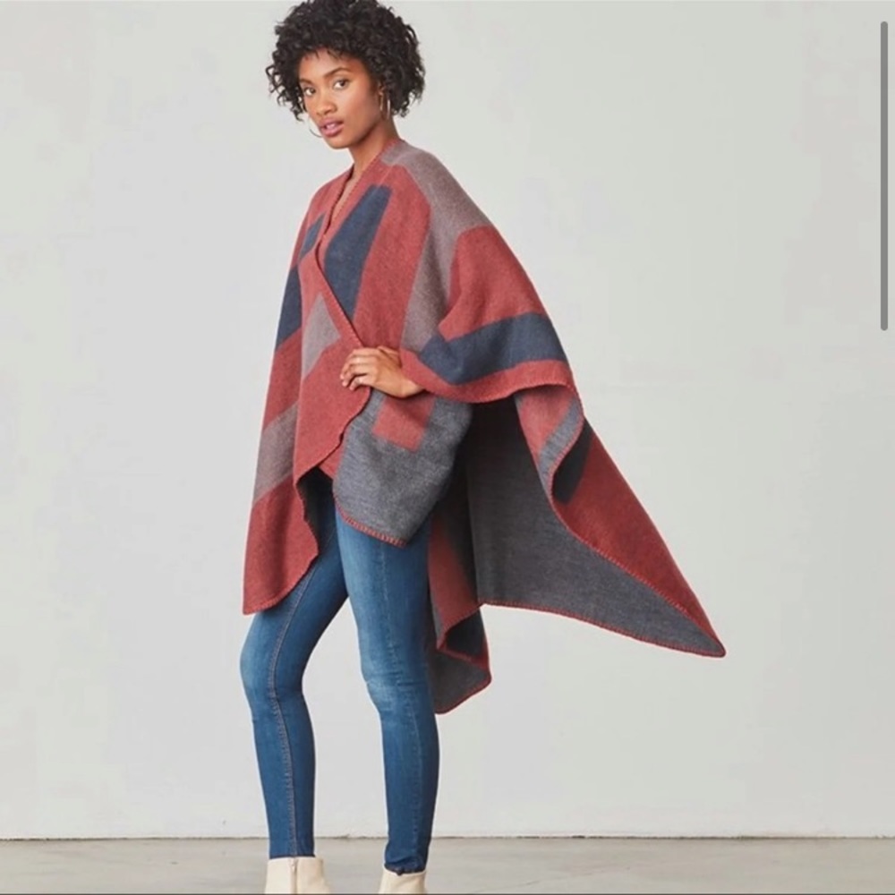 BB Dakota Mulberry Reversible Shawl Wrap Poncho
